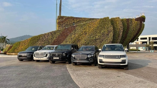 Rộ tin 1 đại gia BĐS Quảng Ninh chi núi tiền tậu dàn xe Bentley Bentayga, Land Rover, Range Rover thưởng Tết cho nhân viên: Chiếc đắt nhất có giá hơn 24 tỷ đồng