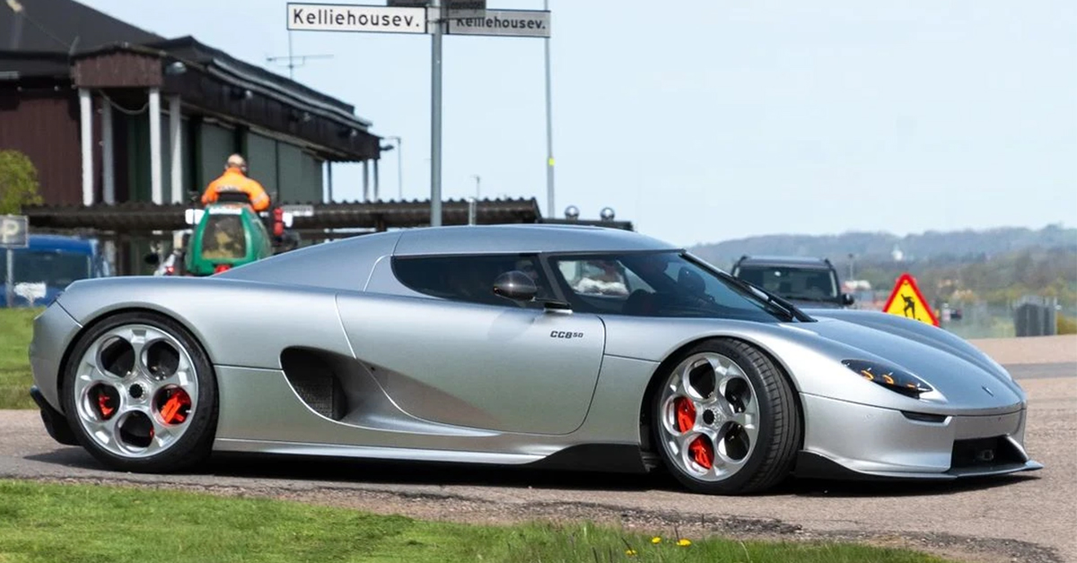 Đúng chất chịu chơi, đại gia lạ tự chạy Koenigsegg CC850 gần 1200km dự sự kiện chứ không cần xe vận chuyển