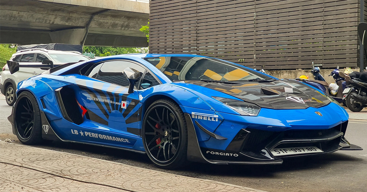 'Siêu bò' hàng hiếm Lamborghini Aventador độ Liberty Walk tái xuất đường phố Việt sau thời gian dài 'ở ẩn'