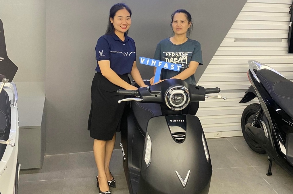 Nhiều giáo viên chọn mua xe điện VinFast, ủng hộ di chuyển xanh - 2 Nhiều giáo viên chọn mua xe điện VinFast, ủng hộ di chuyển xanh - 2