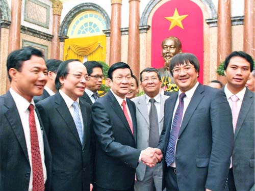 Ông Phạm Đình Đoàn (thứ 2 bên phải) cùng các doanh nhân diện kiến Chủ tịch nước Trương Tấn Sang