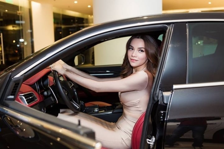Soi dàn xe hàng chục tỷ đồng của Hồ Ngọc Hà - 1 Soi dàn xe hàng chục tỷ đồng của Hồ Ngọc Hà - 1