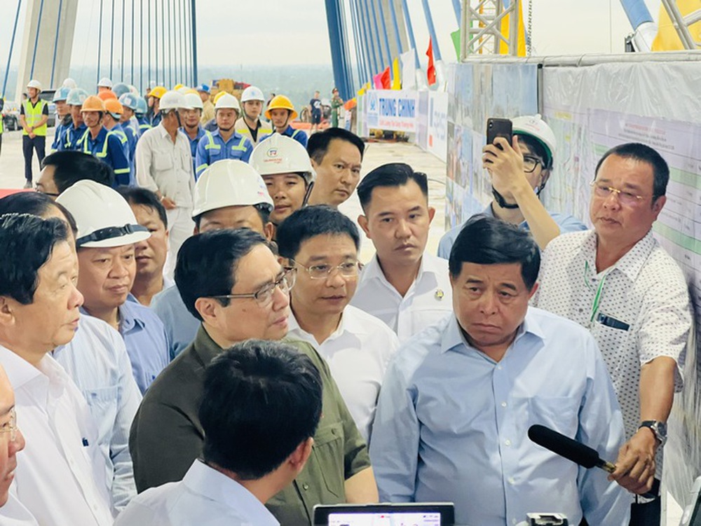 Cây cầu 5.003 tỷ đồng được Thủ tướng thị sát 5 lần sắp về đích: Công trình made in Vietnam 100% - Ảnh 2.
