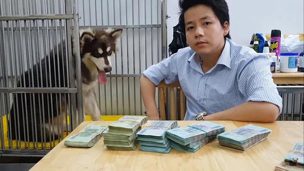 Khoa Pug giàu có cỡ nào khi phát ngôn '30 tỷ với tôi chỉ là rác'? 0 Khoa Pug giàu có cỡ nào khi phát ngôn '30 tỷ với tôi chỉ là rác'? 0