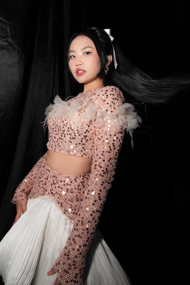 Phương Mỹ Chi bị hỏi về ồn ào nghi lộ clip nhạy cảm, tiết lộ cuộc sống nhiều xáo trộn - Ảnh 4. Phương Mỹ Chi bị hỏi về ồn ào nghi lộ clip nhạy cảm, tiết lộ cuộc sống nhiều xáo trộn - Ảnh 4.