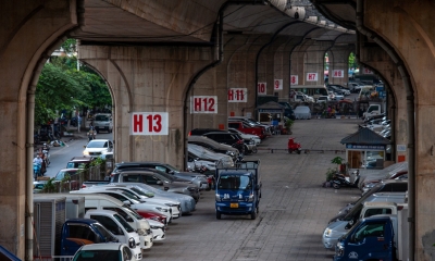 'Đất chật, xe đông', Hà Nội tiếp tục kiến nghị cho trông giữ xe ô tô ở lòng đường, vỉa hè, gầm cầu cạn