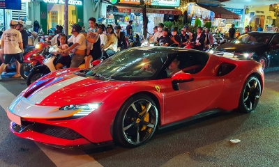 Bắt gặp 'siêu ngựa chồm' Ferrari SF90 Stradale Assetto Fiorano đầu tiên tại Việt Nam ra biển số: Đẹp mĩ mãn!