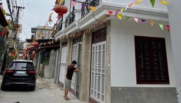 Người mua nhà trong ngõ ngao ngán vì càng đợi người bán càng tăng giá
